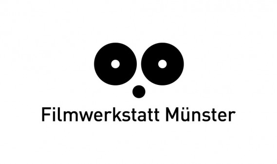 Into Grain: Analoge Filmpraxis auf 16-mm und Schwarzwei&szlig;entwicklung In diesem Workshop entdecken die Teilnehmenden die Bolex-